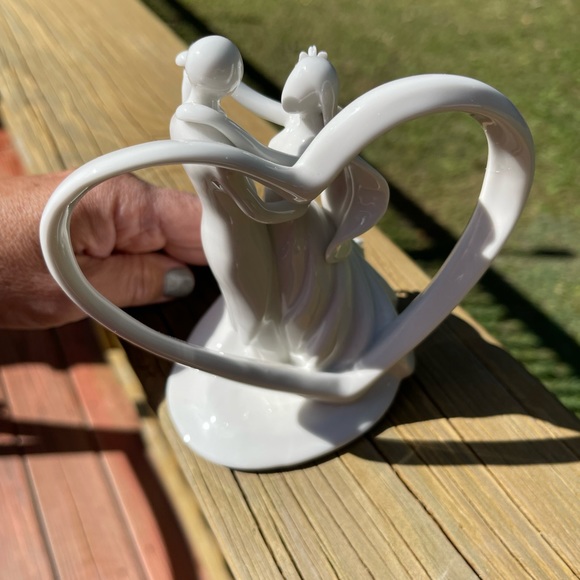 NWT ⭐️Heart Arch and Couple Cake Top💜So Beautiful 😍 and unique 🎂 ELEGANT 😘 - Picture 3 of 7